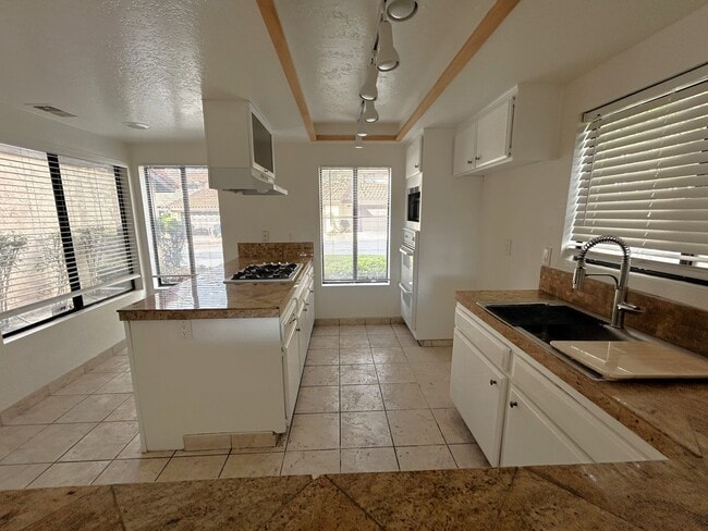 Building Photo - Le Blan Way  Riverside, Ca  (3 Bed, 2.5 Bath)