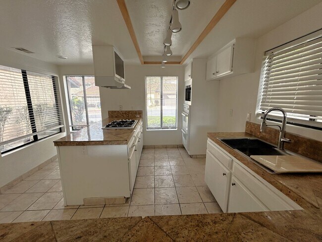 Foto del edificio - Le Blan Way  Riverside, Ca  (3 Bed, 2.5 Bath)