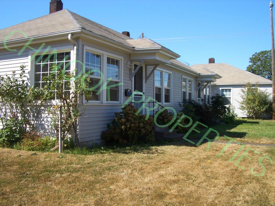 Primary Photo - 16th & Olive Duplex