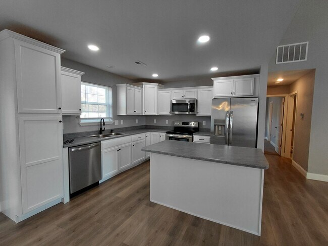 Foto del edificio - Beautiful home close to post