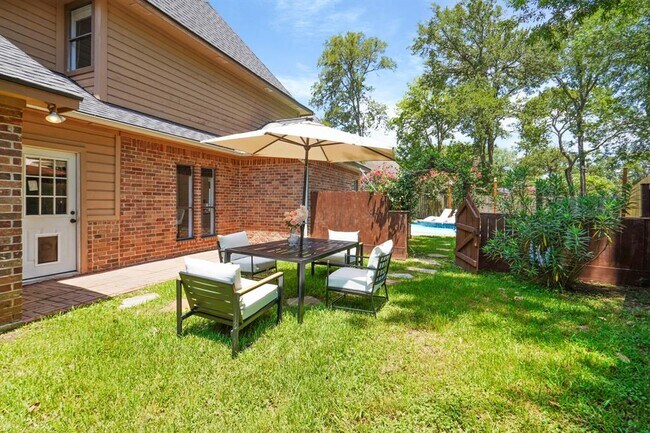 Building Photo - 1706 Miraglen Ct