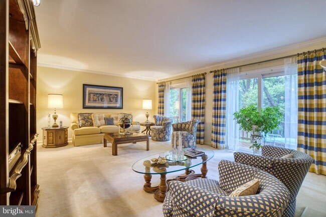 Building Photo - 3716 Oak Hill Way