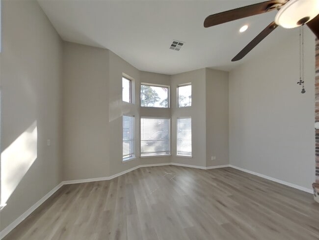 Building Photo - 5711 Kiowa Timbers Dr