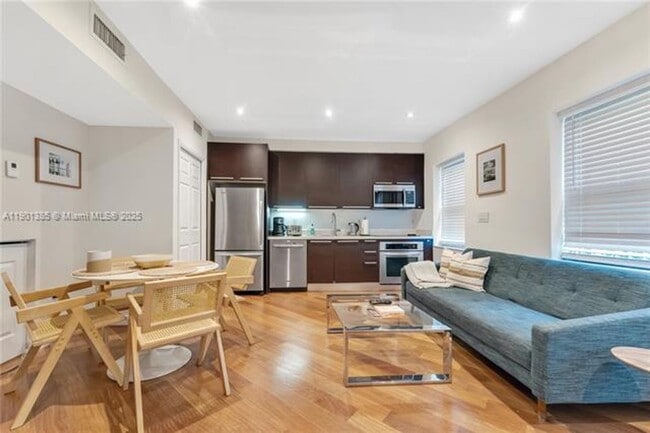 Foto del edificio - 927 Euclid Ave