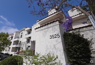 Building Photo - 3525 Lebon Dr