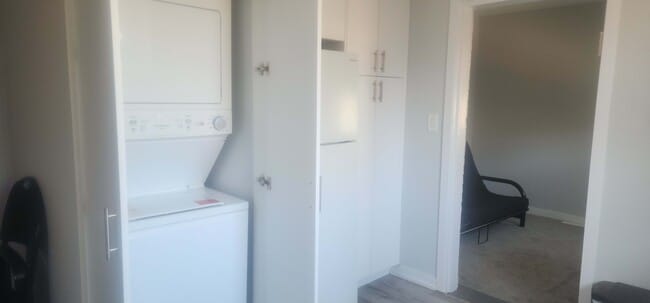 Building Photo - 125 Essa Rd