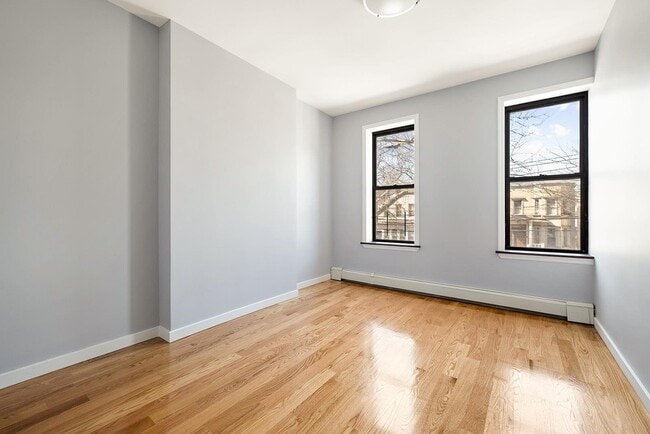 Foto del edificio - 145 Nichols Ave