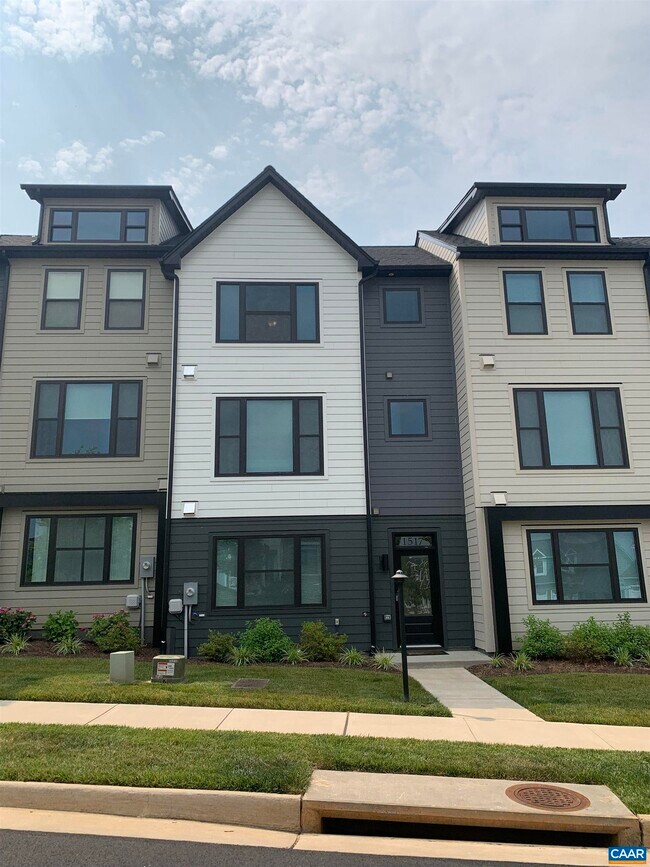 Building Photo - 1517 Knoll Ln