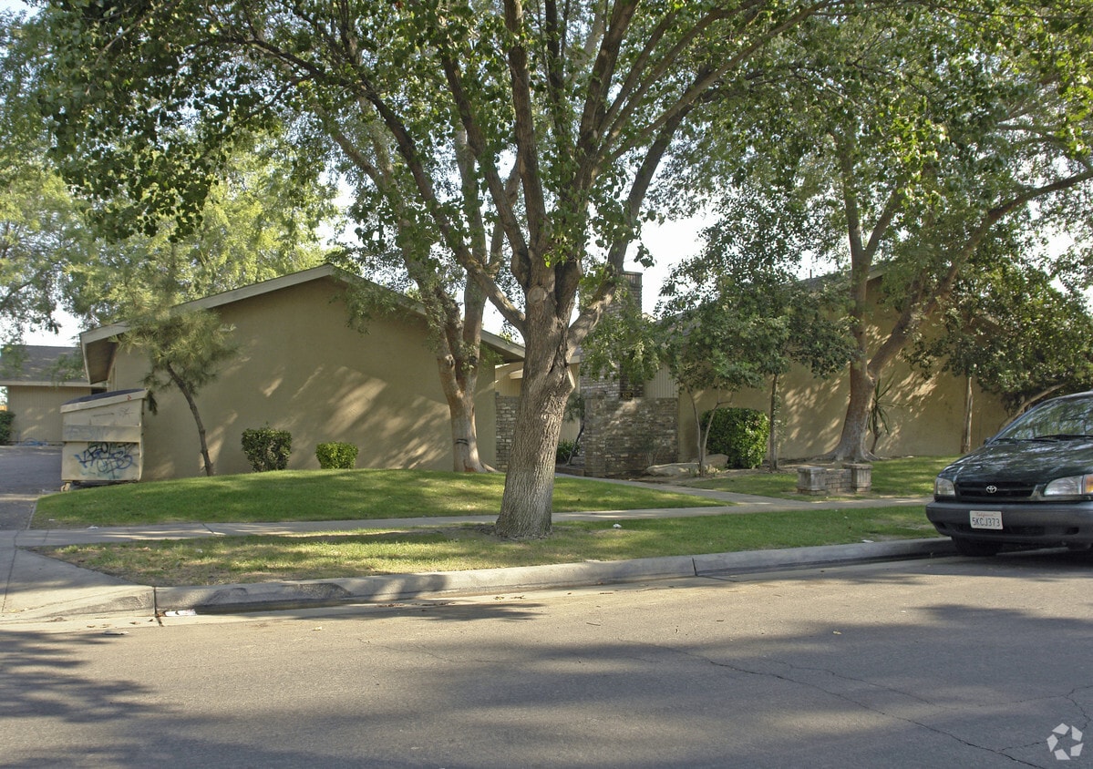 Building Photo - 5207-5217 E Liberty Ave