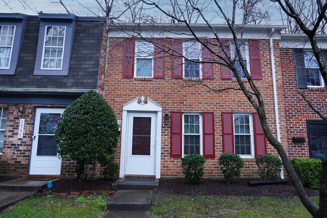 Foto del edificio - 1555 Heritage Hill Dr