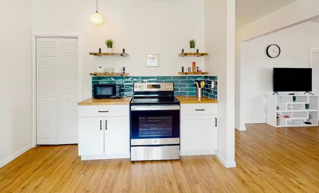 Foto del edificio - 3201 N Cherry Ave