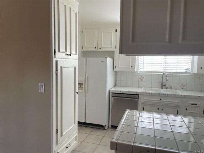 Foto del edificio - 23832 Calvert St
