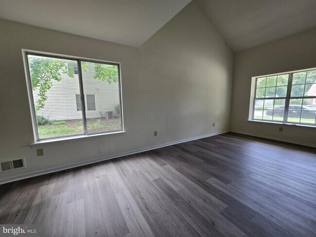 Foto del edificio - 1417 S Farmview Dr