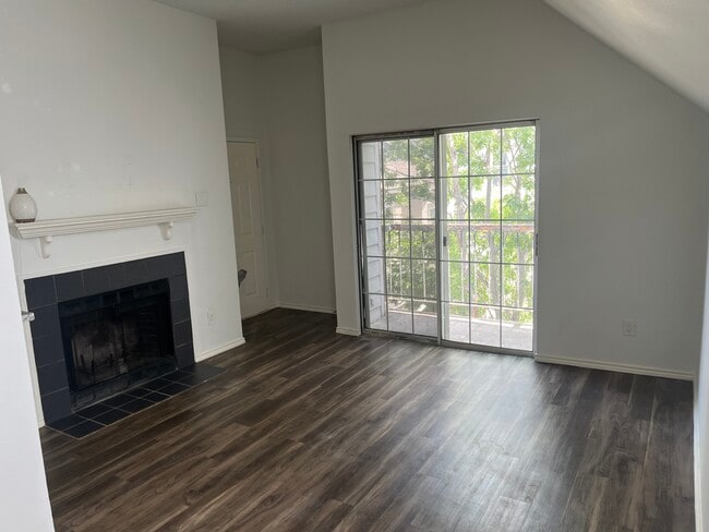 Foto del edificio - 3711 Cedarplaza Ln