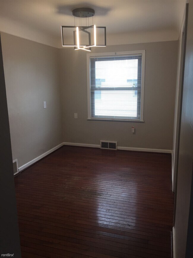 Building Photo - 3 br, 1 bath House - 20489 Beech Daly Rd