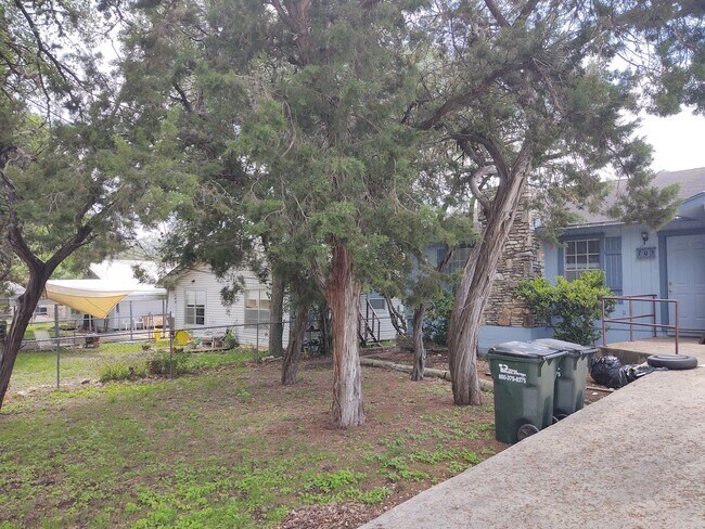 Foto del edificio - 705-707-707 Allen St