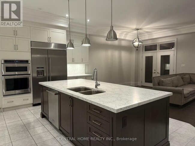 Photo du bâtiment - 161 Florence Ave