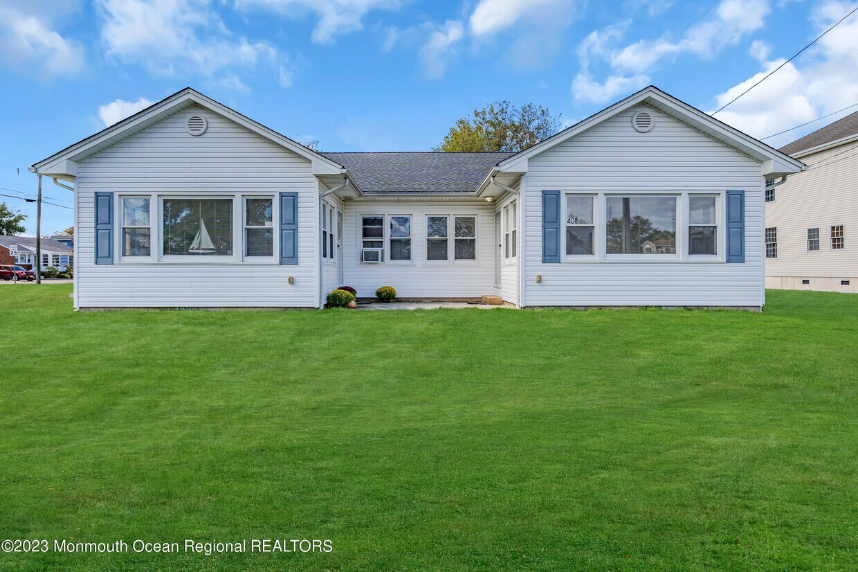 Foto principal - 408 Newport Ave