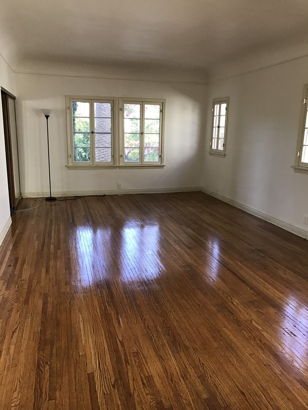 Living Room - 416 N Orange Grove Ave