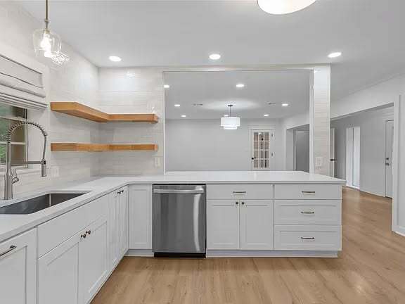 Foto del edificio - 3333 Meadow Hill Rd