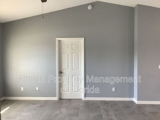 Building Photo - 2629 SW 175 Loop