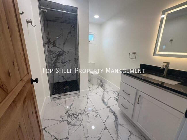 Foto del edificio - 3719 3rd St