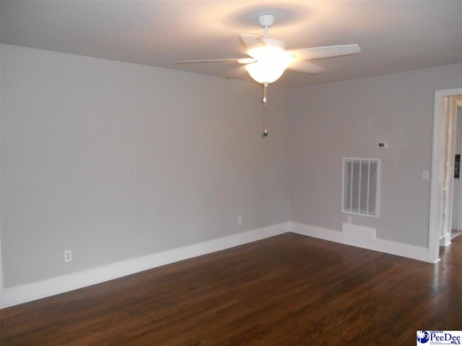 Foto del edificio - 134 Hillcrest Dr