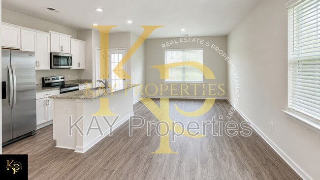 Building Photo - 2840 Egert Dr