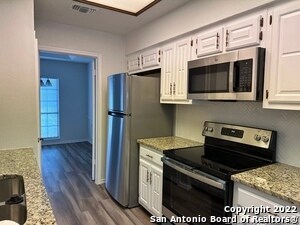 Foto del edificio - 7827 Lark Ridge