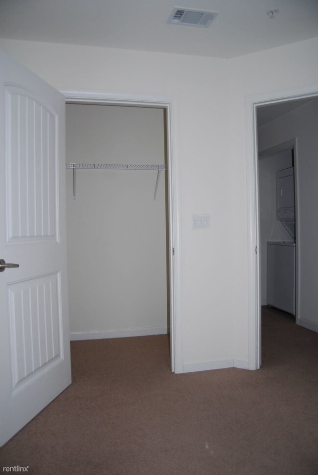 Building Photo - 633 Layton Cv