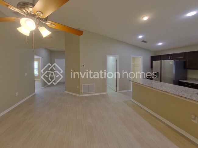 Foto del edificio - 7958 Chestnut View Dr