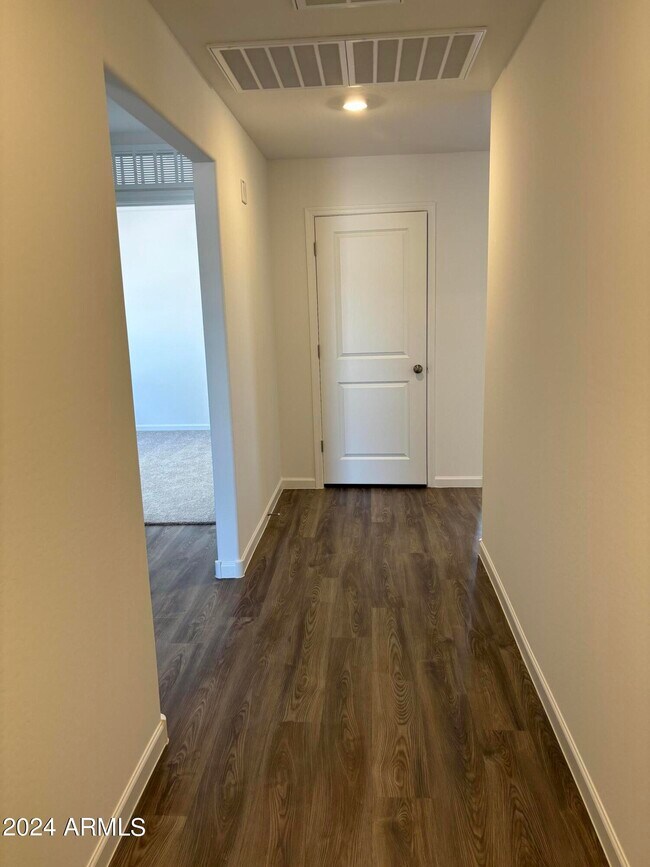 Foto del edificio - 1135 E Atwood Dr