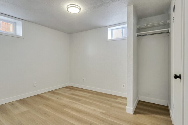 Foto del edificio - 856n N 100 E