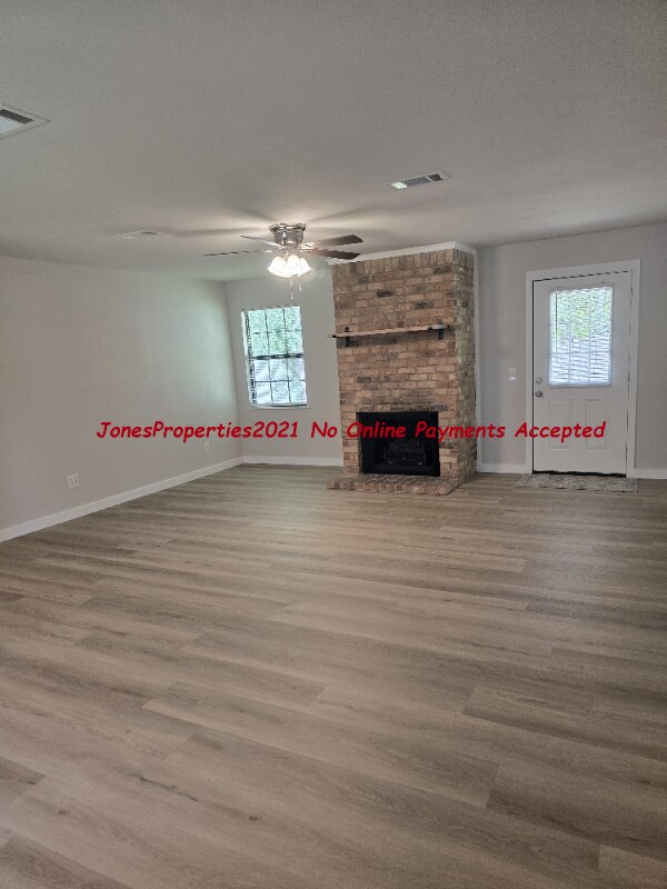 Foto principal - 1318 Crooked Creek Dr