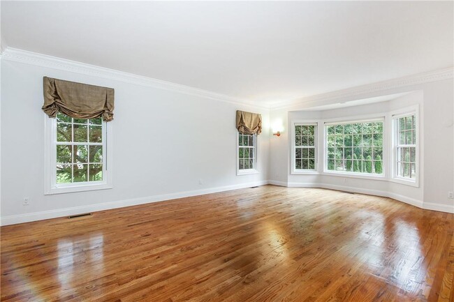 Foto del edificio - 34 Saxon Wood Rd