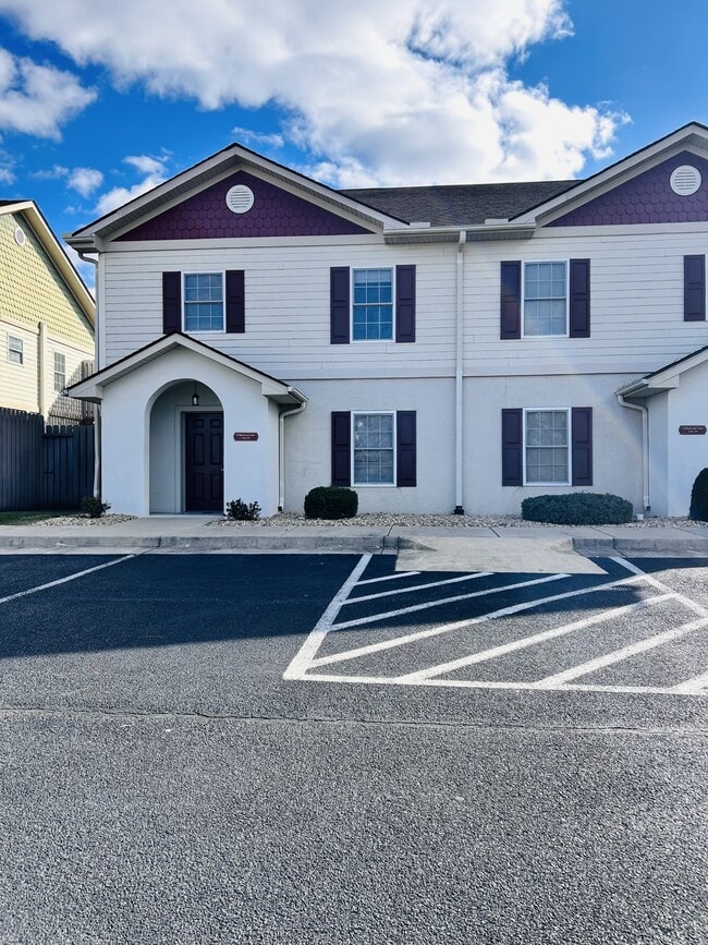 Building Photo - 23 Rosewood Ct