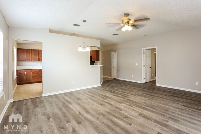 Building Photo - 3442 Volley Dr