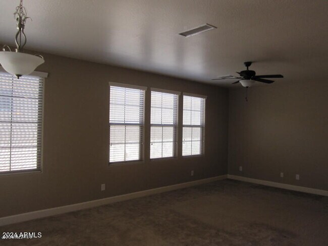 Foto del edificio - 3439 E Orchid Ln