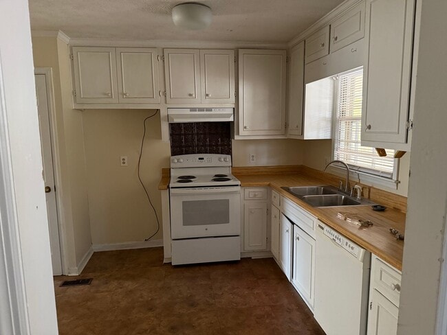 Building Photo - 2723 Westgate Dr