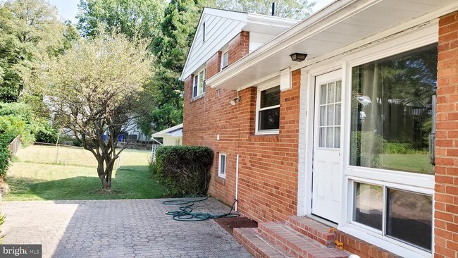 Building Photo - 6415 Rockhurst Rd