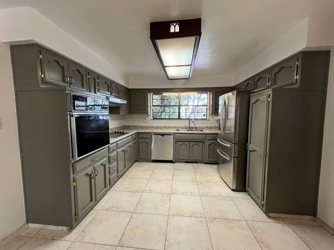 Foto del edificio - Spacious 3 Bedroom 2 Bathroom Home in the ...