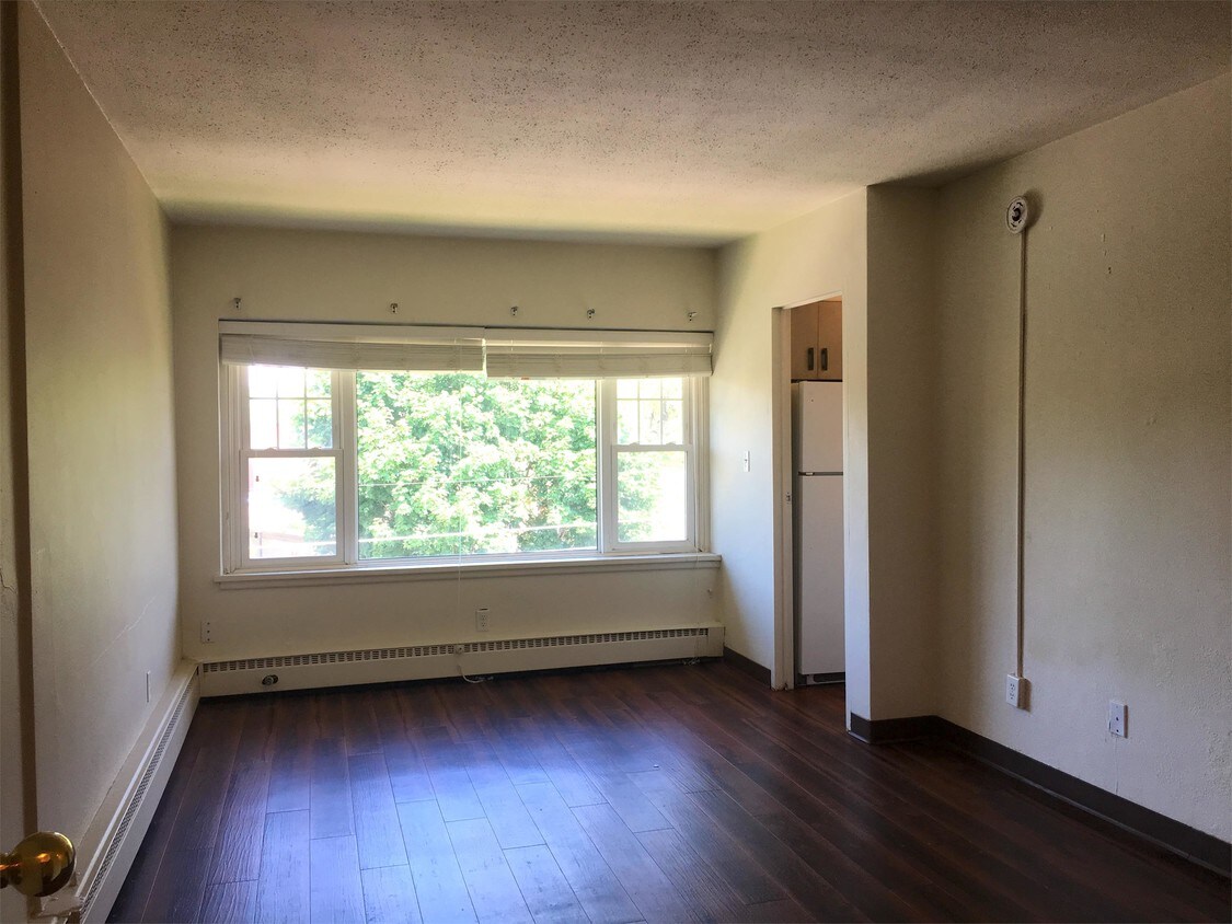 2040 W Saunders Ave Unit 304, Saint Paul, MN 55116 Room for Rent in