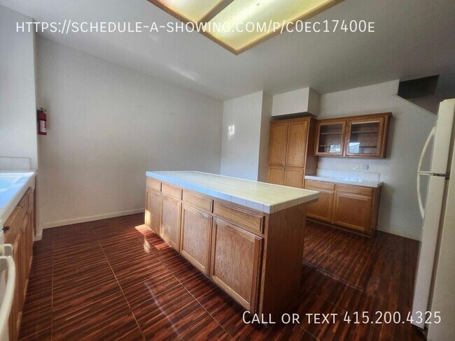 Foto del edificio - 3947 S Oak View St