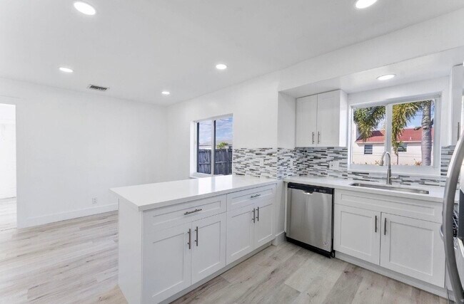 Foto del edificio - 240 NW 5th St