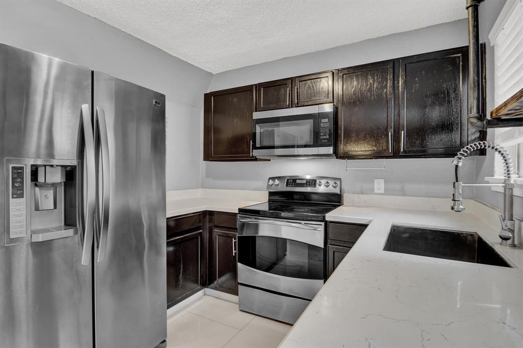Foto principal - 3813 Landmark Dr