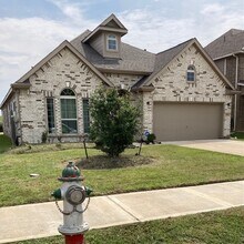 Building Photo - 2643 Dry Creek Dr