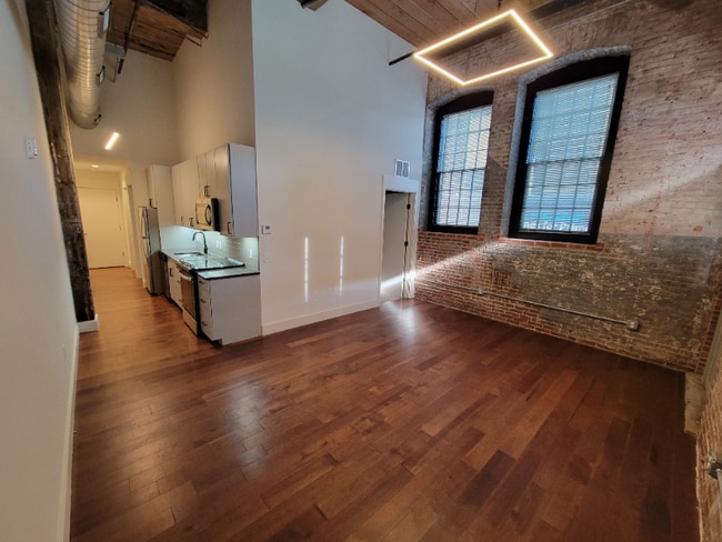 Building Photo - 173 W Berks St