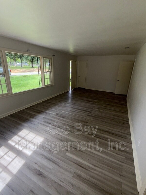 Foto del edificio - 2207 Webb Ave