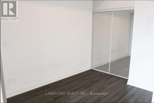 Building Photo - 50-750 Bruyeres Mews