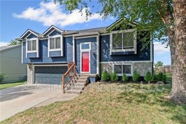 Building Photo - 11516 N Windsor Ave